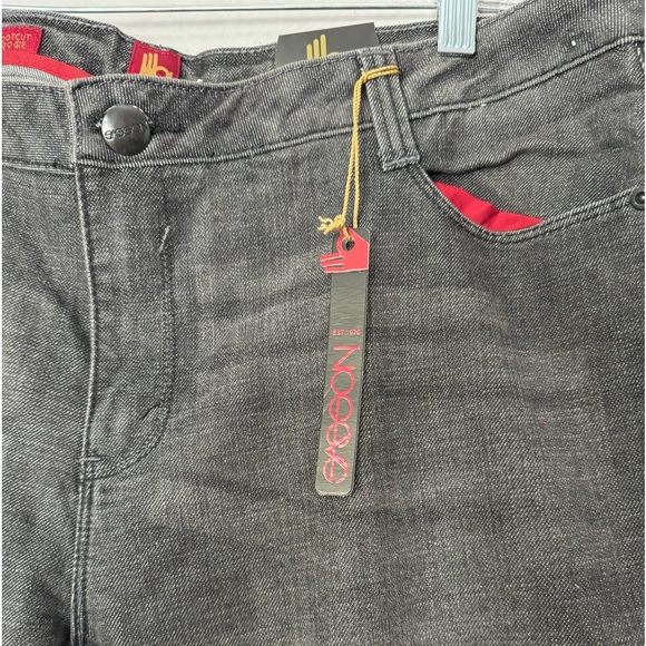 NWT Sasson ⭐️ Stardust Vintage 90’s Jeans With Rhinestones & Embroidery.  S-16. - Picture 9 of 14